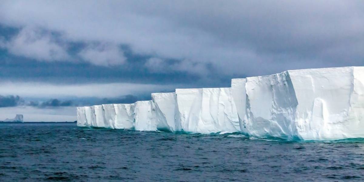 Excéntrico millonario quiere remolcar un iceberg desde la Antártida para combatir la sequía