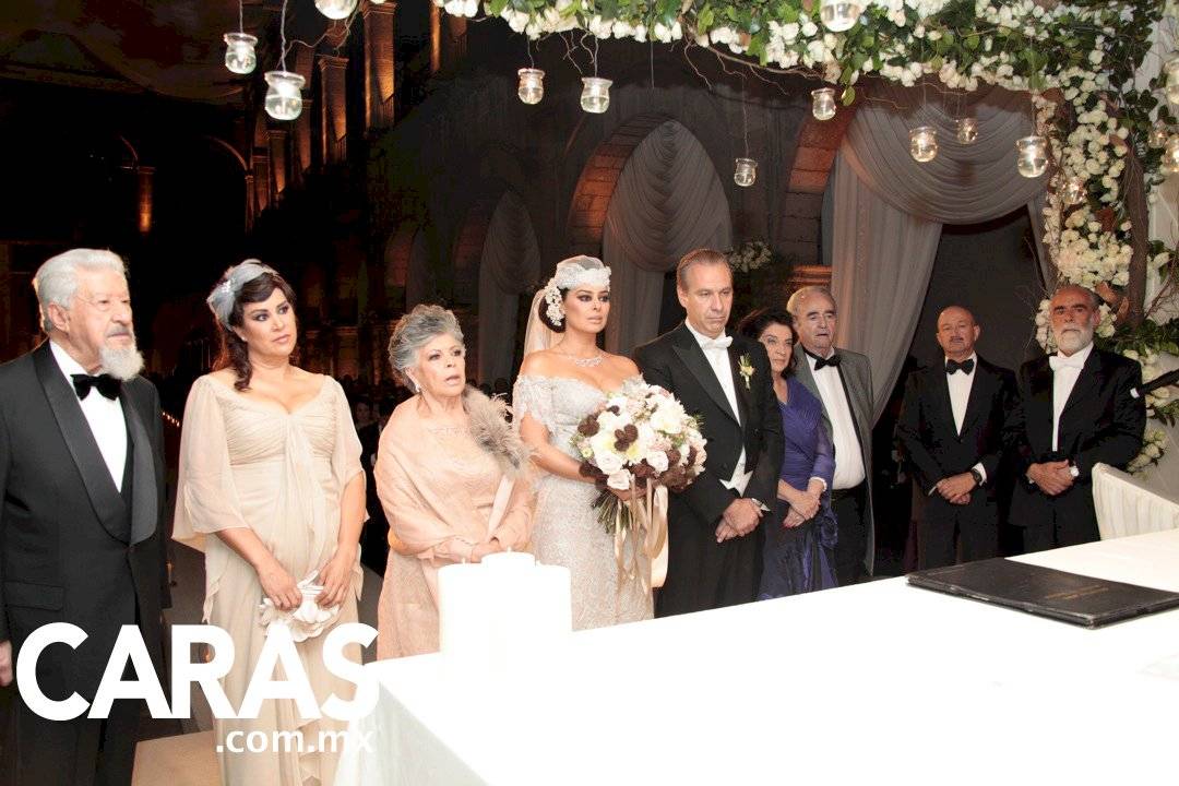 Yadhira Carrillo y Juan Collado boda