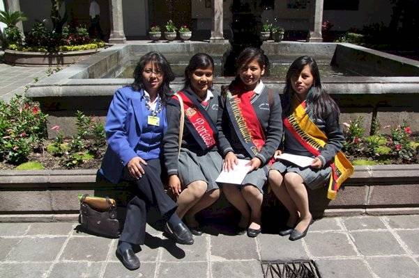 Uniformes colegio Cotocollao
