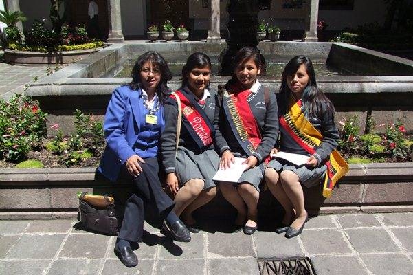 Uniformes colegio Cotocollao