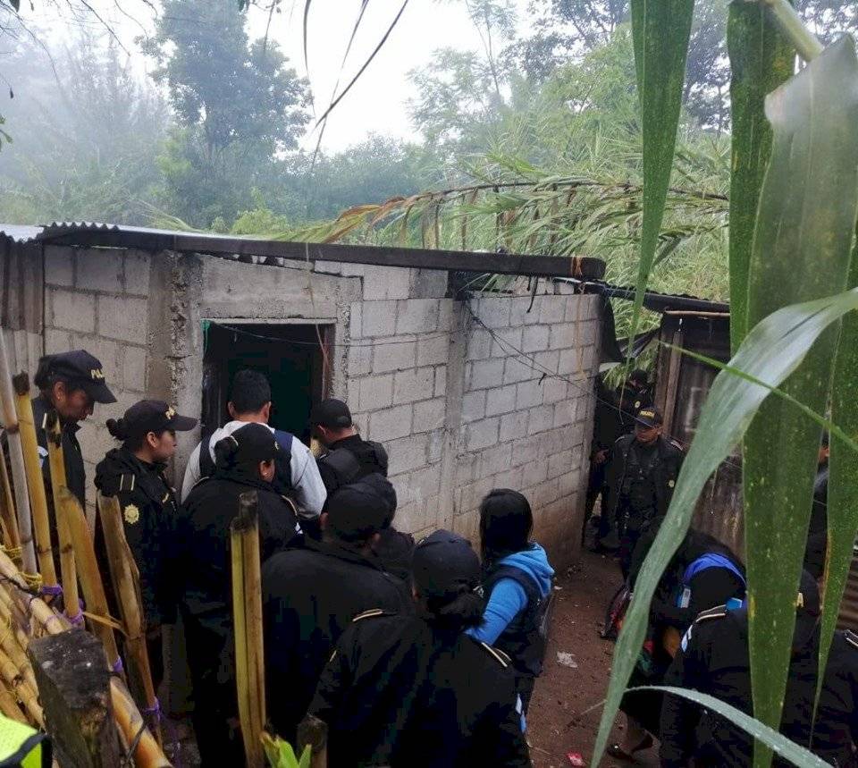 Rescatan a cinco niños que permanecían en condiciones inadecuadas en Huehuetenango