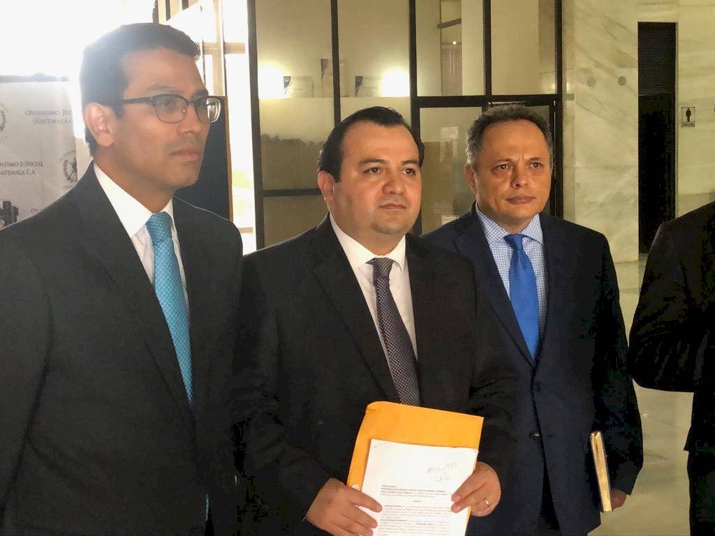 Presentan amparo para que no se utilice el mismo sistema informático en el balotaje