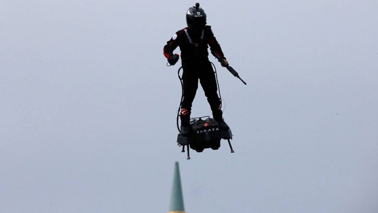 Francia crea prototipo de traje para soldados voladores