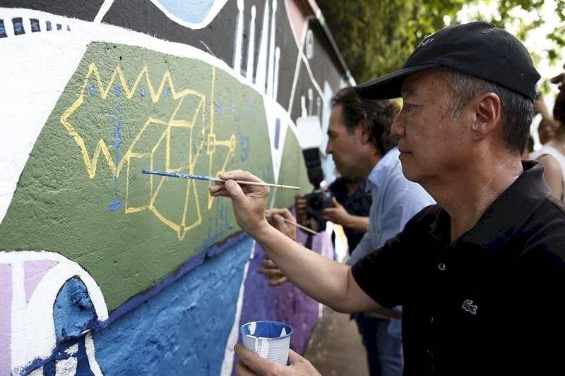 Sun Yu-li mural en Medellín