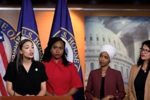 Alexandria Ocasio-Cortez, Ilhan Omar, Ayanna Pressley y Rashida Tlaib