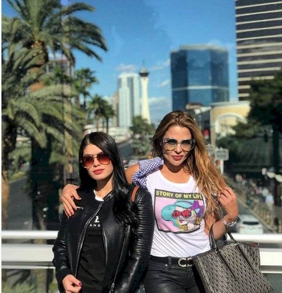 Aura María y su hija