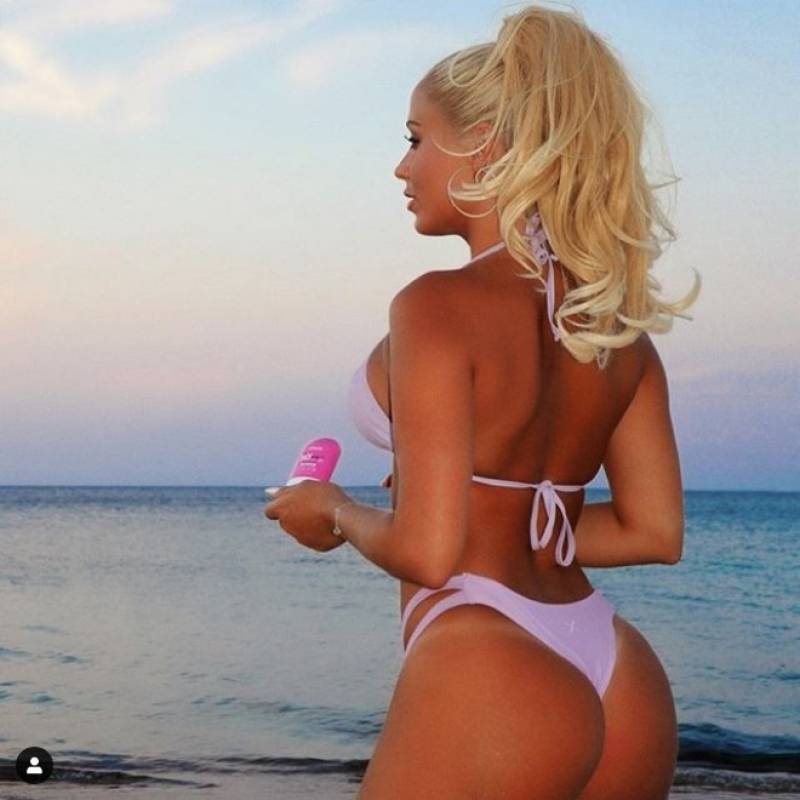 Laura Gadea diminuto bikini
