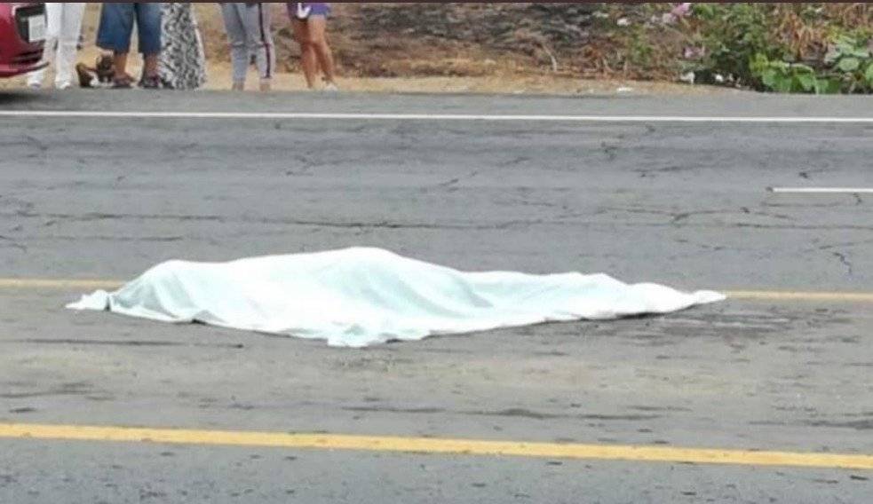 Mujer muere tras ser atacada con cuchillo
