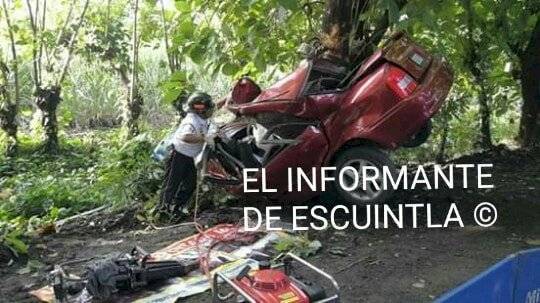 carro chocado en Santa Lucía Cotzumalguapa