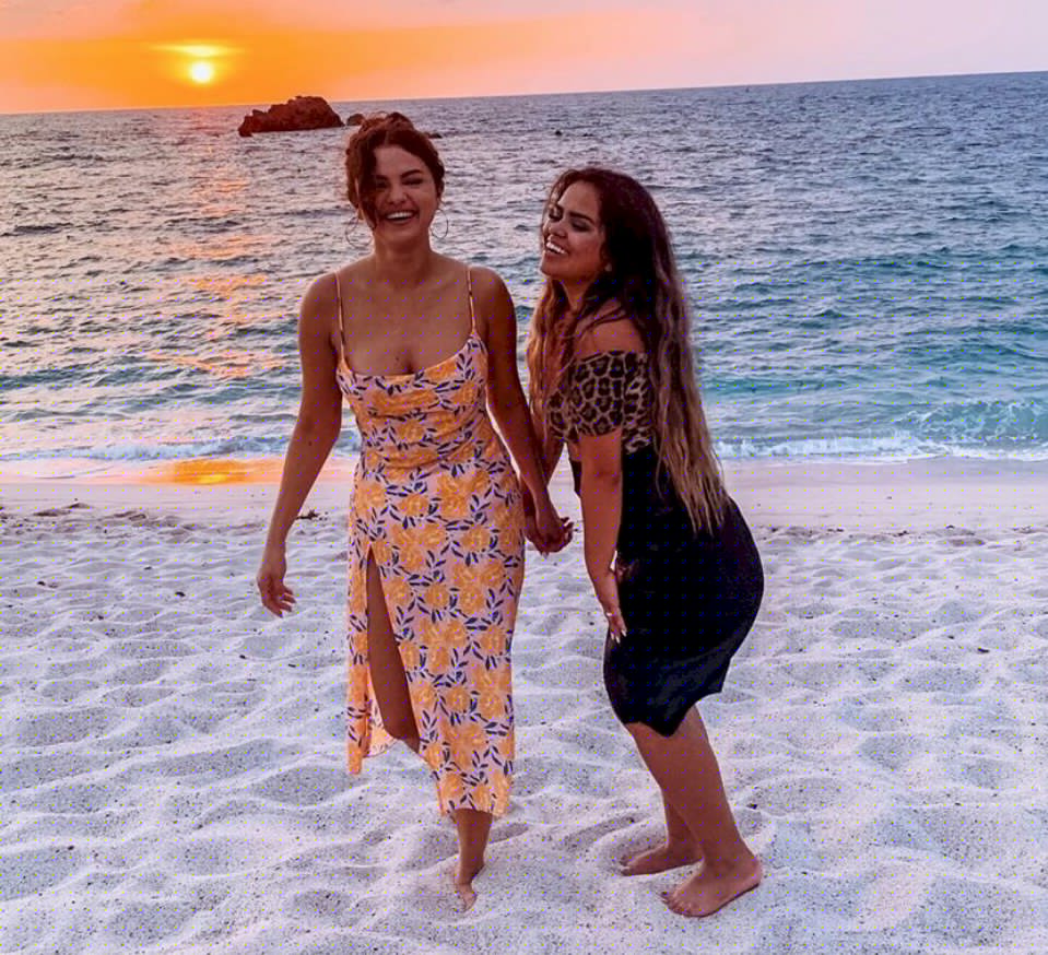 Selena y su prima