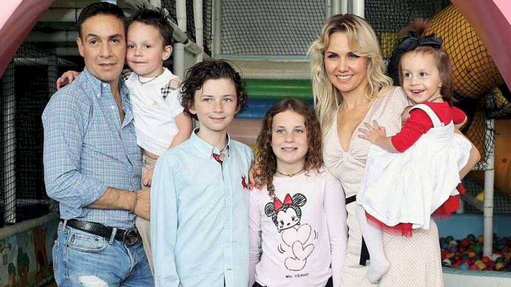 Michelle Vieth y su familia