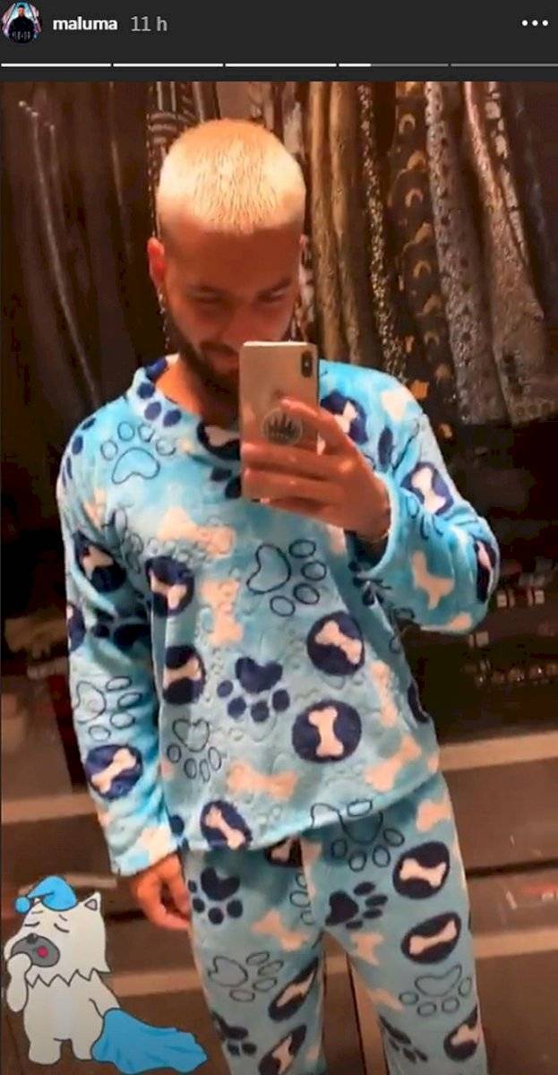 La comentada pijama de Maluma con la que vio "La Casa de Papel"