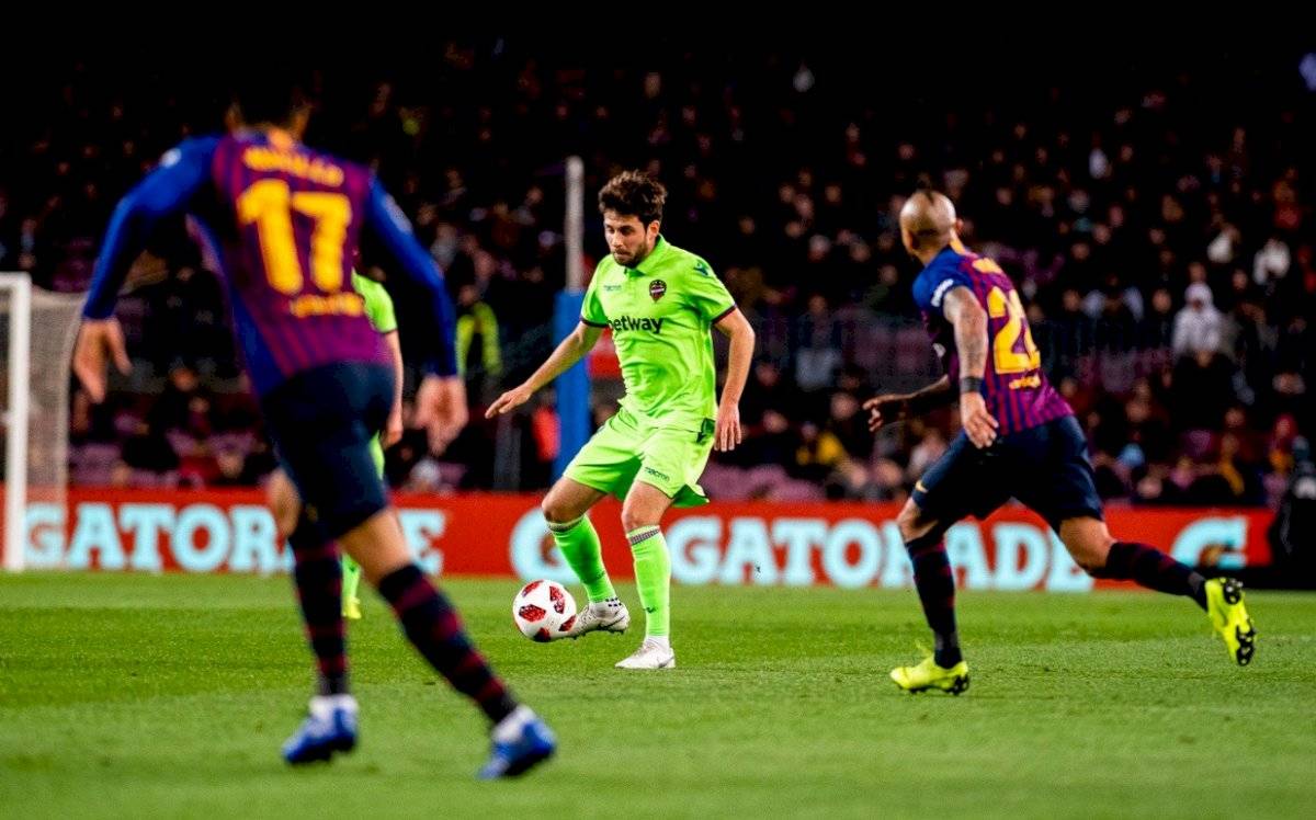 Sanjin Prcic, posible reemplazante de Erick Pulgar en Bologna, pertenece al Levante de España / Foto: @LevanteUD