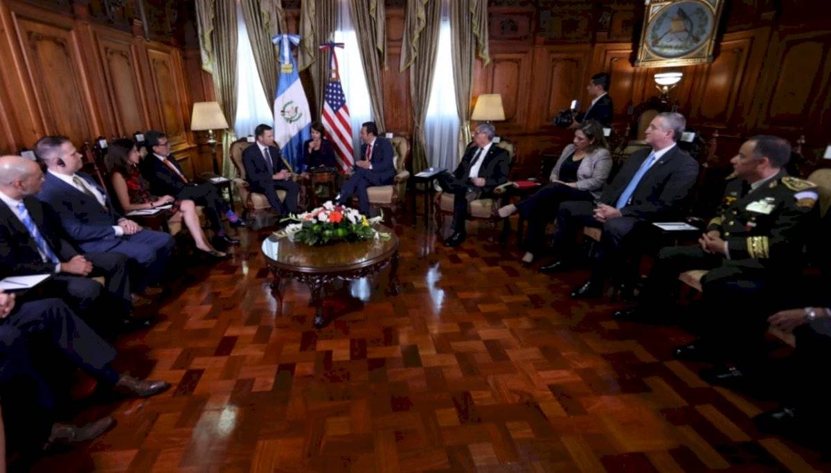 Kevin McAleenan y Jimmy Morales