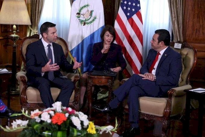 reunión de Jimmy Morales y Kevin McAleenan