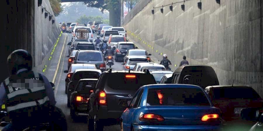Tráfico en paso a desnivel