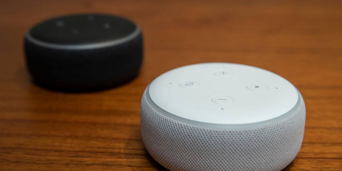 ¿Quieres evitar que Amazon revise las conversaciones que tienes con Alexa? Te enseñamos cómo hacerlo