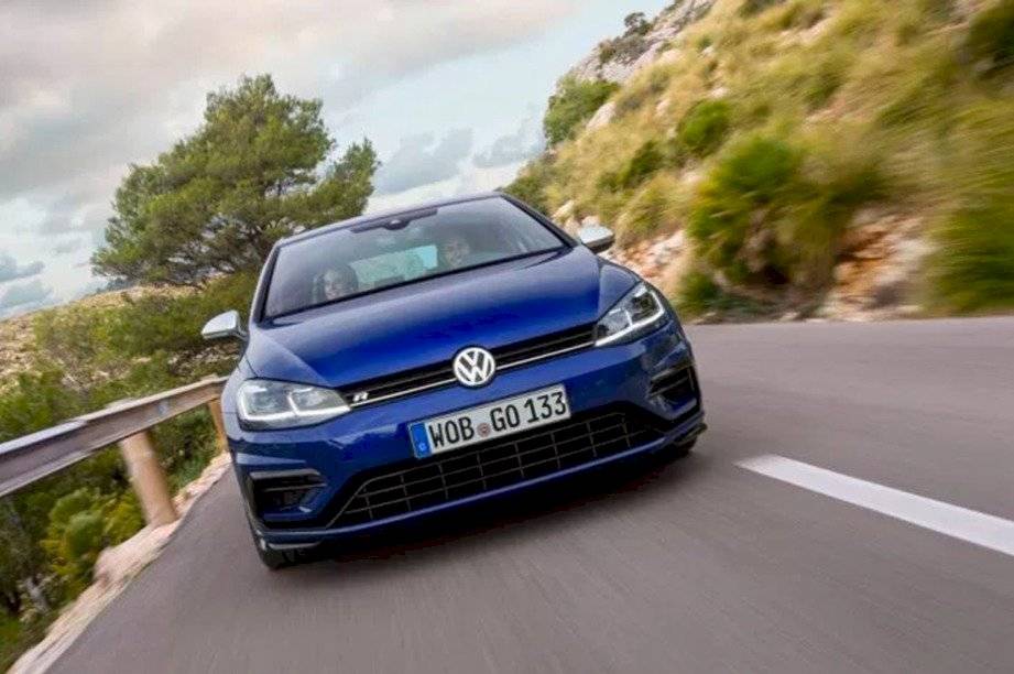 volkswagengolfr1-608228277efceab7a6570e21e18135dc.jpg