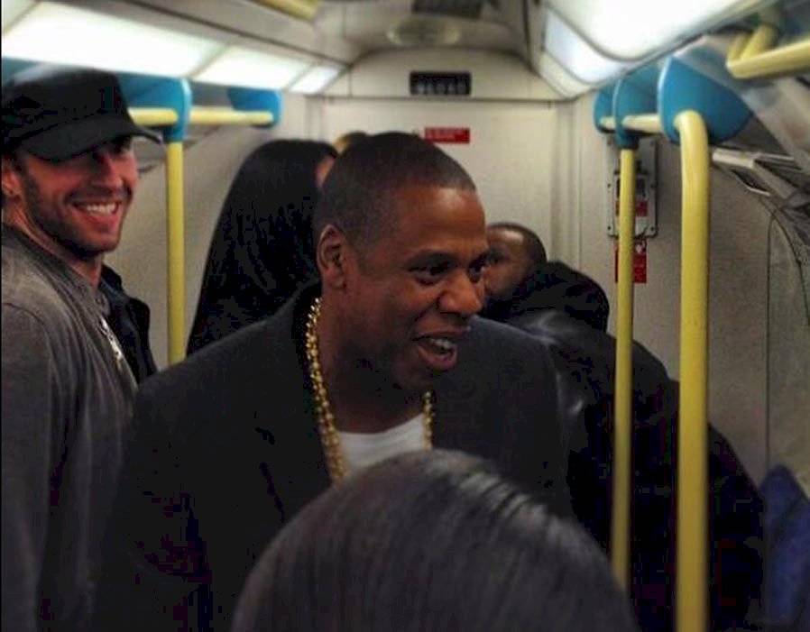 celebridadesjayz-204fbcdea391b44c38c6d83548d0f747.jpg