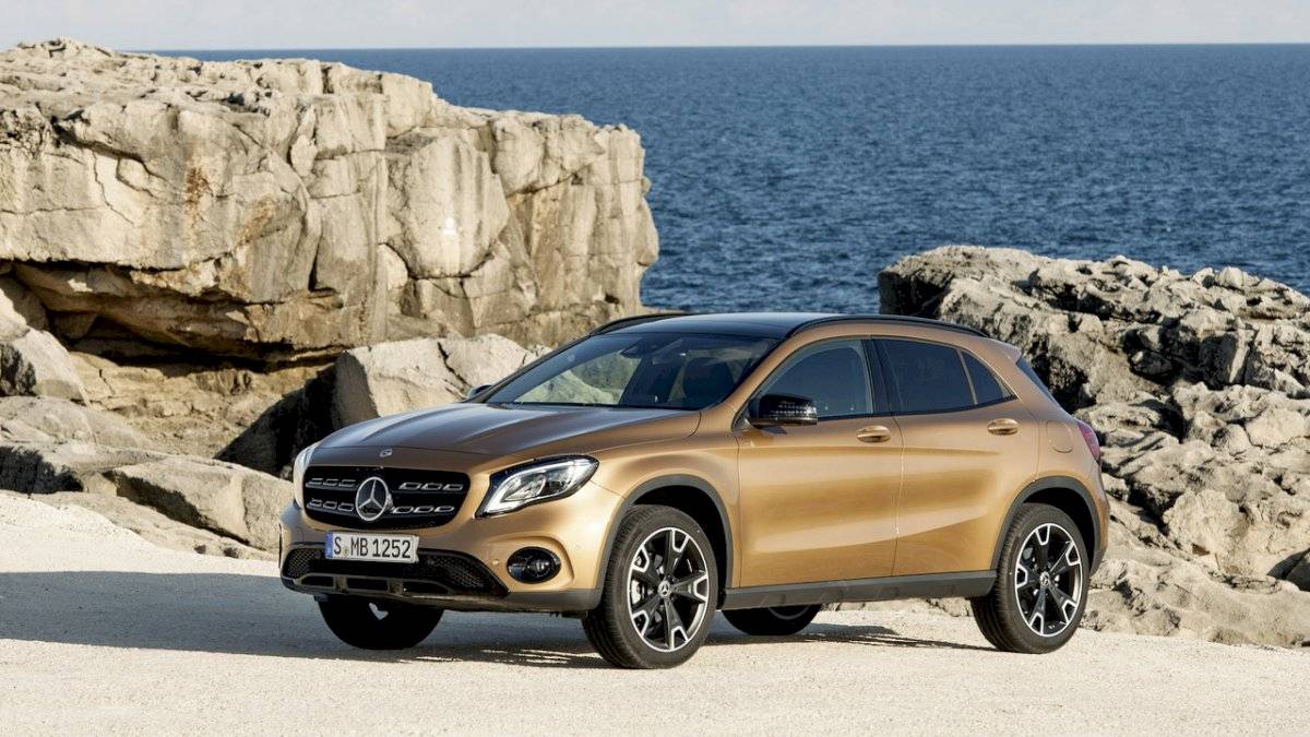 mercedesbenzgla2-e7086cbb3ce6eae181eec78917b3f54e.jpg