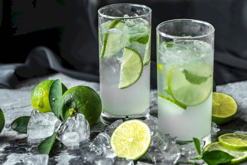 Agua de limón con chía