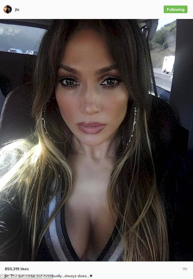 selfiejenniderlo-358b3aafb76b5ccf3b448f1c0b55ba57.jpg