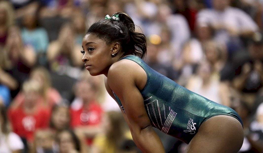 Simone Biles hace movimiento nunca antes visto gimnasia