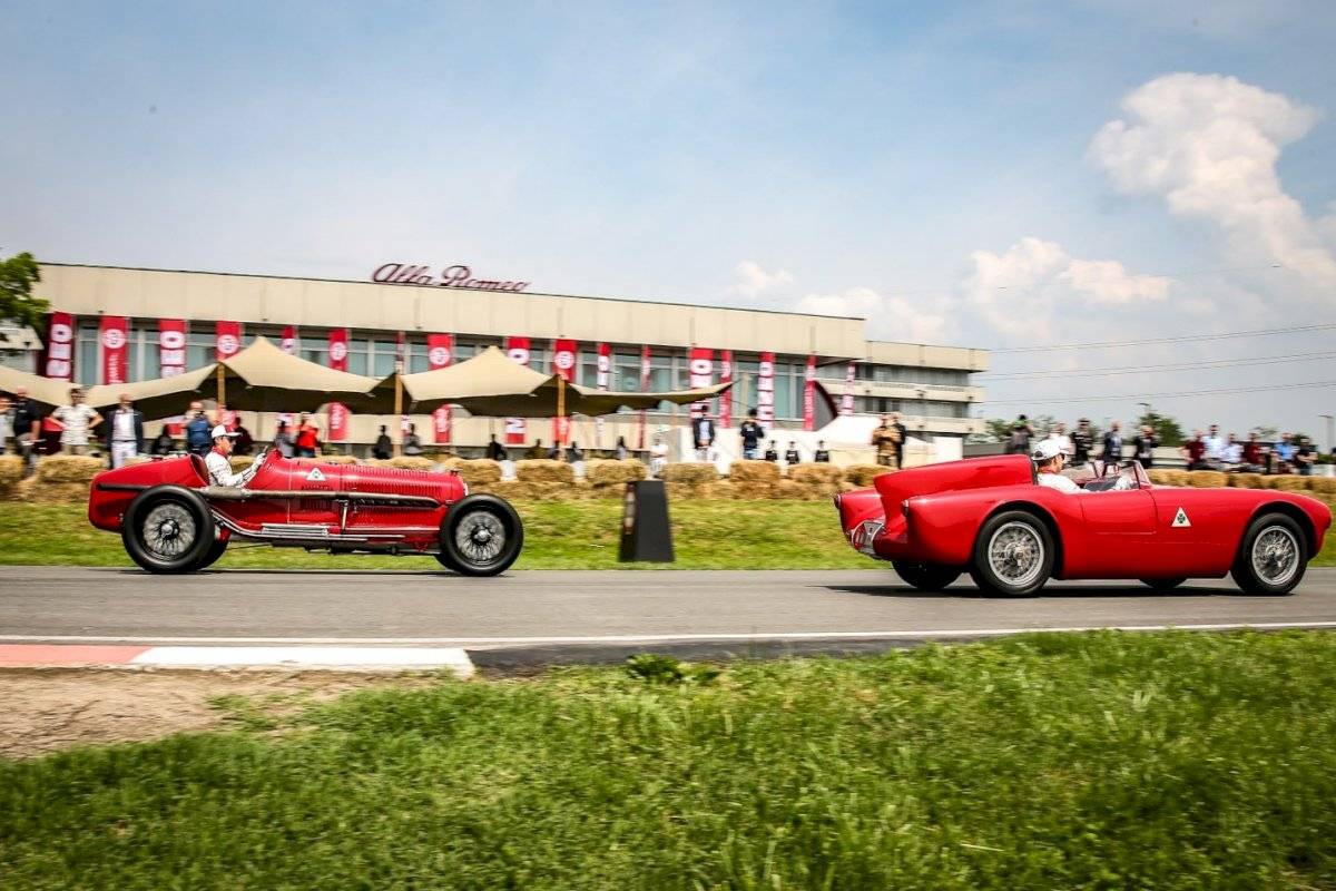 alfaromeomillemi-708a45acac04ce605f5bae6ba244d9bc.jpg