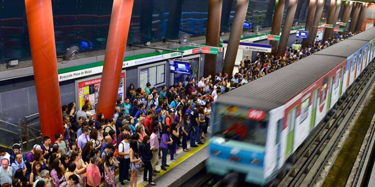 La bacteria más abundante en el Metro de Santiago es la que causa el acné