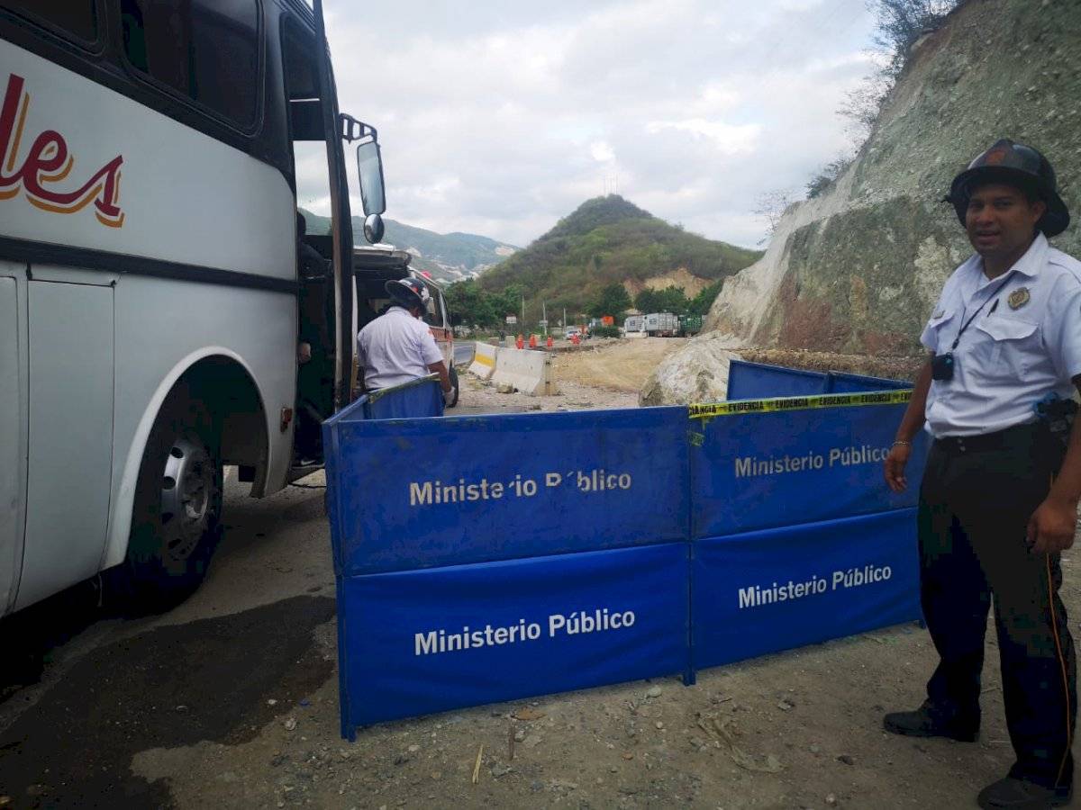 migrante hondureño muere en asalto a bus en Km. 73 ruta al Atlántico