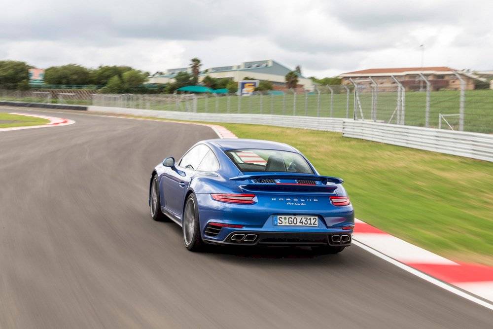 2015porsche911ca-d93024791e7c8b790f5fda27ebcc2e3e.jpg