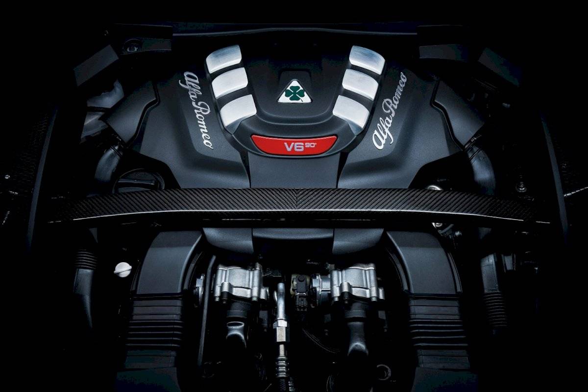 alfaromeostelvio-98083bcace1f660f148b824fbd50d766.jpg