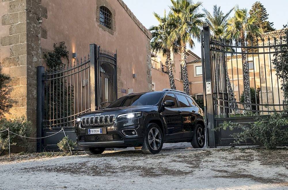 jeepcherokee2018-d9e209f4bbbcc62b408ba460e6064de7.jpg