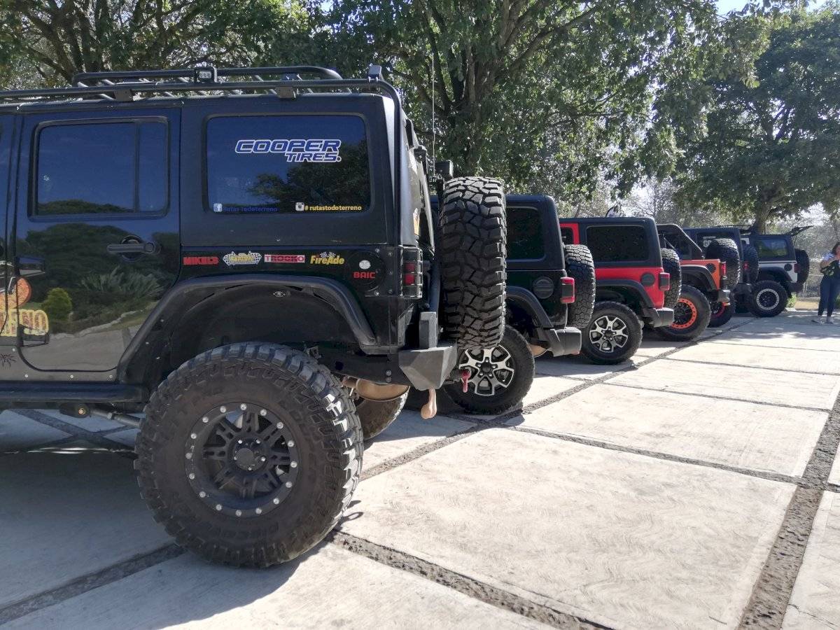 jeepymopar6copia-6806d98e4cb995a546bd70b452c21943.jpg
