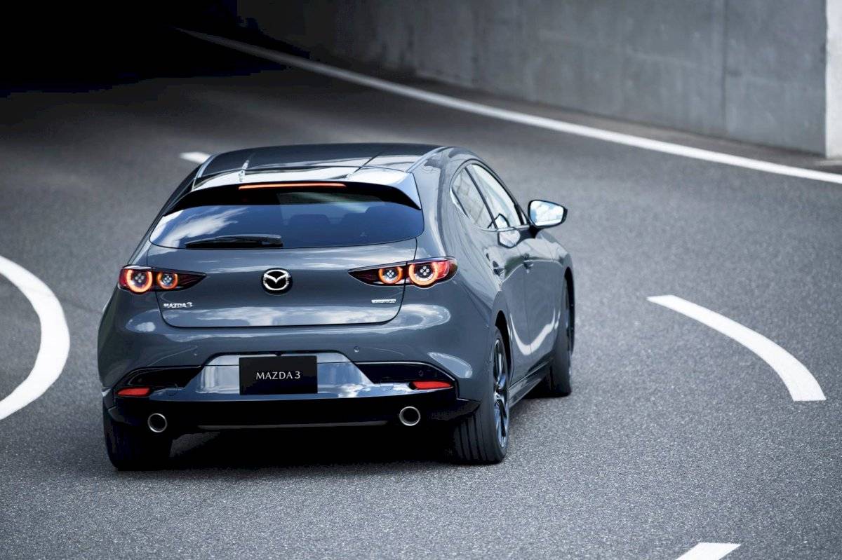 Mazda 3 2019-16