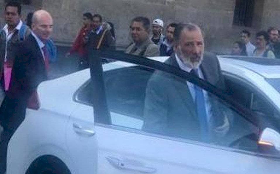 José Antonio Meade sale de Palacio Nacional