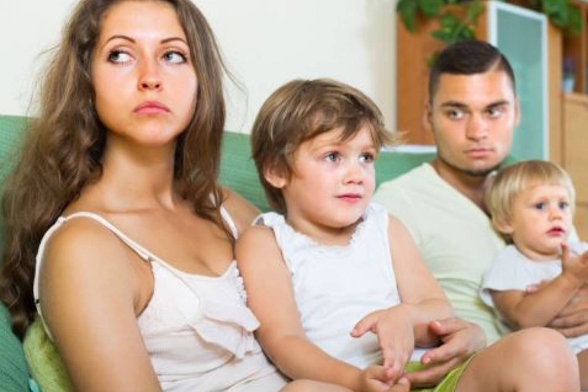 Estudio revela que las parejas son "infelices" cuando tienen hijos | Nueva Mujer