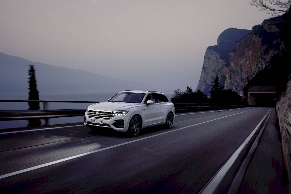 volkswagenilumin-9342d8ef90bbb4bc539ad079ee6136be.jpg