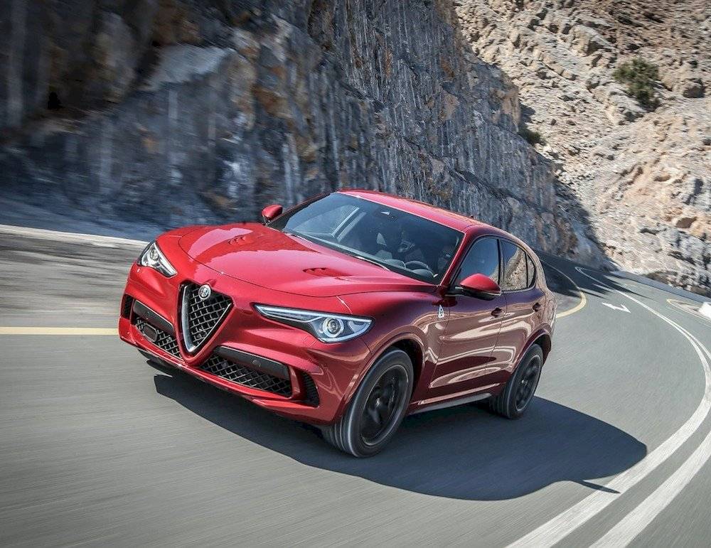 alfaromeostelvio-823821743393f64fd69570fdee0fac8d.jpg