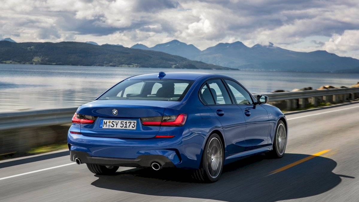 bmwserie3202039-71e93f3fdfe03e9f1ffeab0a963e4649.jpg