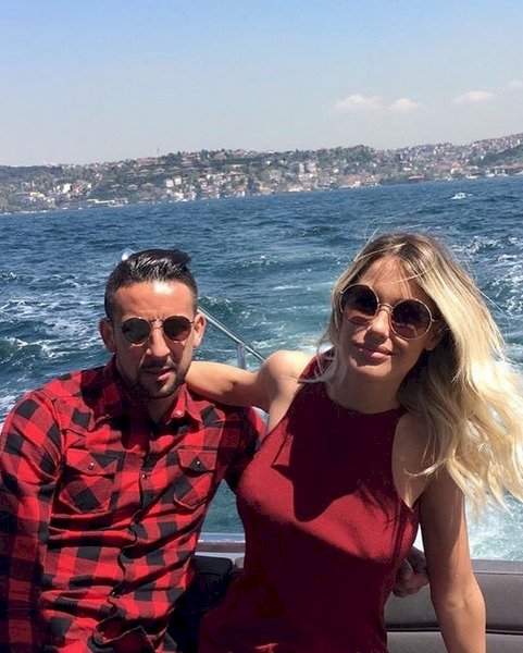 Mauricio Isla y Gala Caldirola