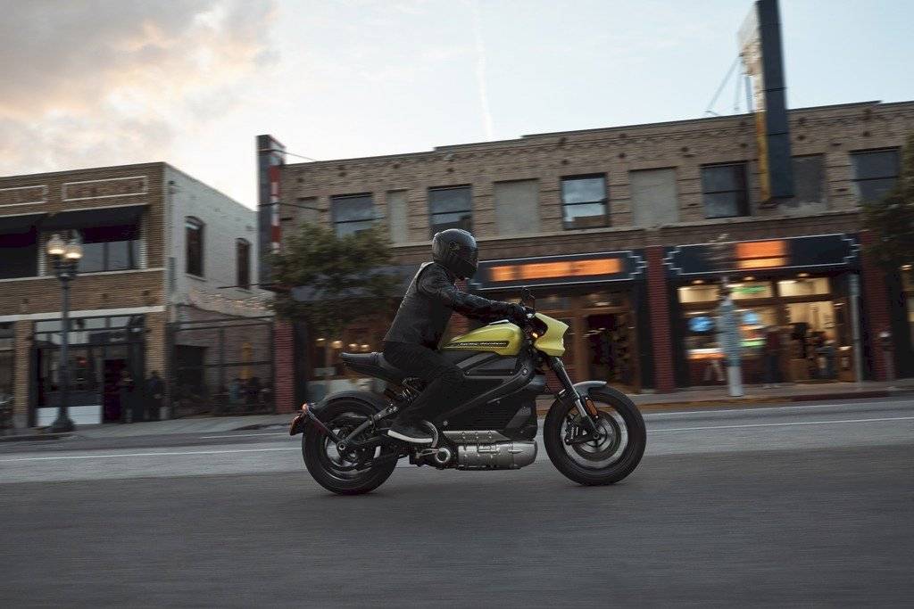 harleydavidsonli-afdf295342e7761bc36409a5e4406ce5.jpg