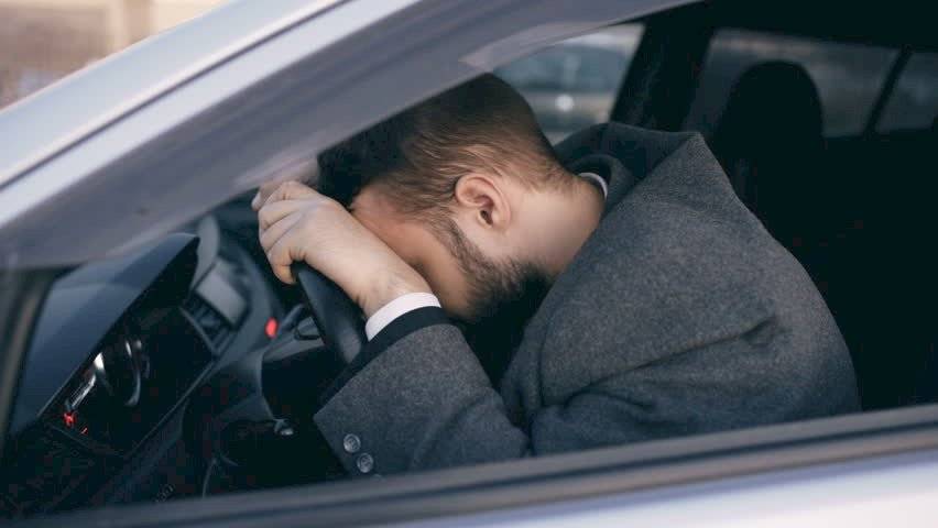 Llorar en el auto