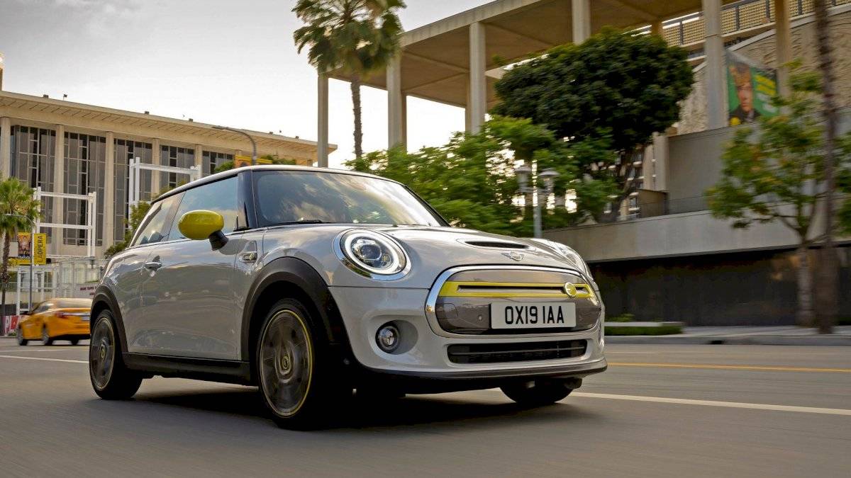 minicooperse4-0bf126297fd0ce0c99aa5338a4d7c37e.jpg