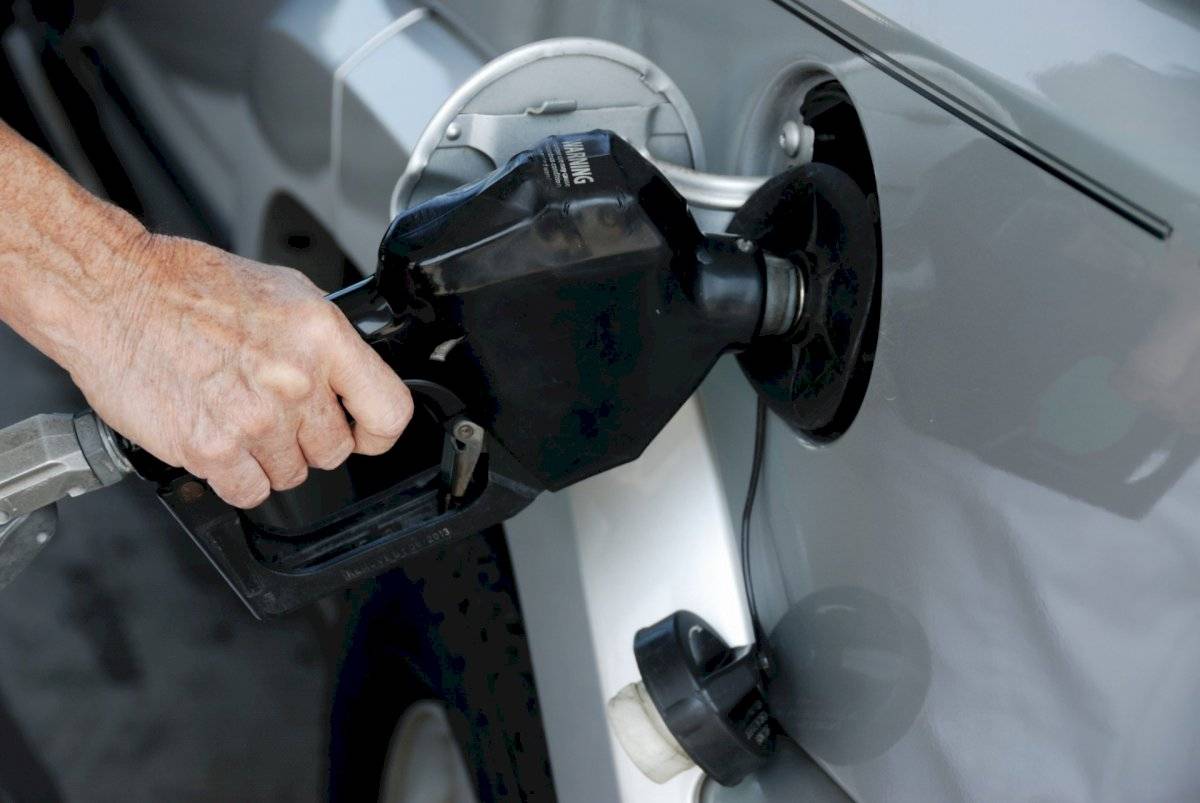 pumpinggasolineg-830a513760926d7c240aea78cff094a8.jpg