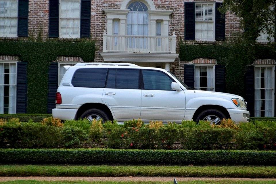 toyotalandcruise-9c71b38453cb7312700581d858c5811b.jpg