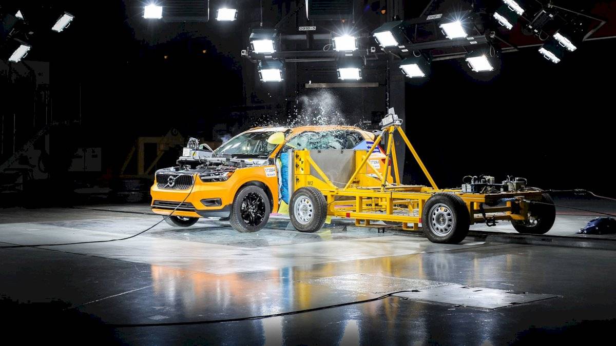 volvoxc409-2107970782268c94d1d19e8e67e5f562.jpg