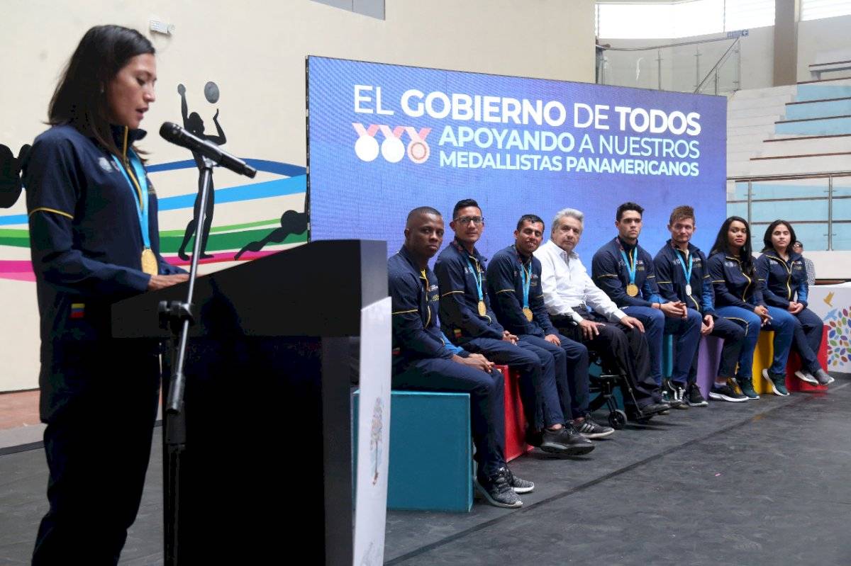 Gobierno Nacional entrega incentivos económicos a medallistas