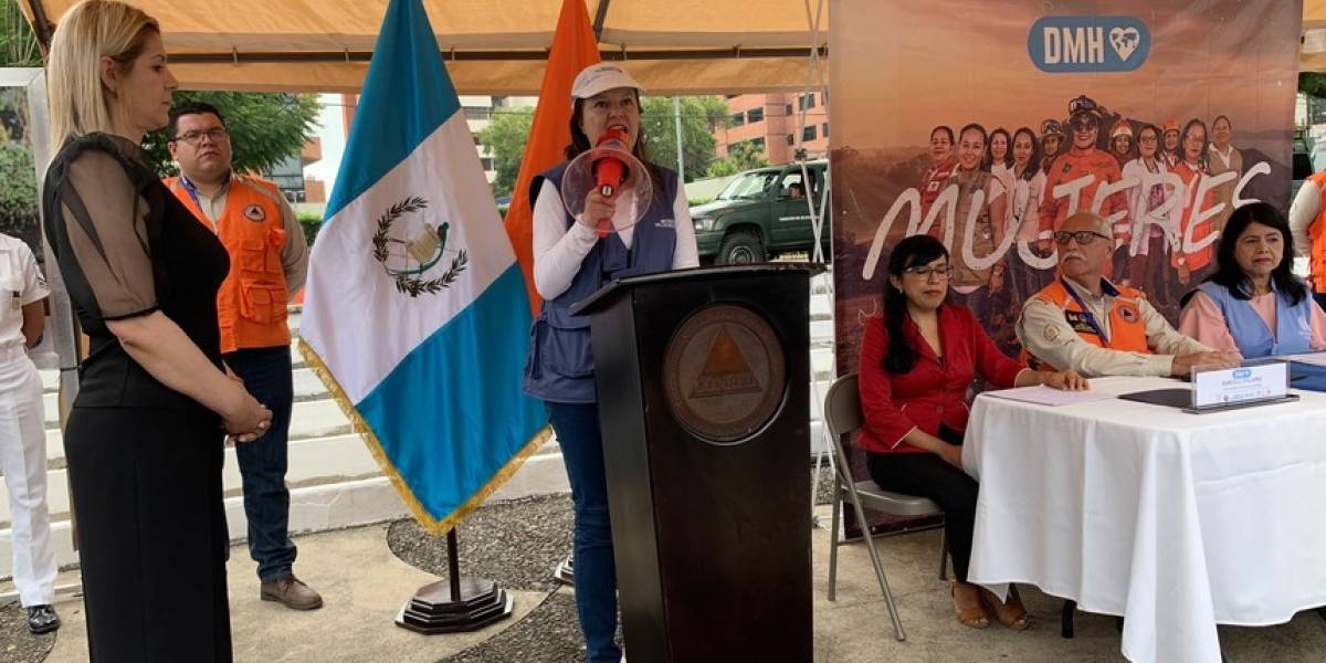 Reconocen a las mujeres en el Día de la Asistencia Humanitaria