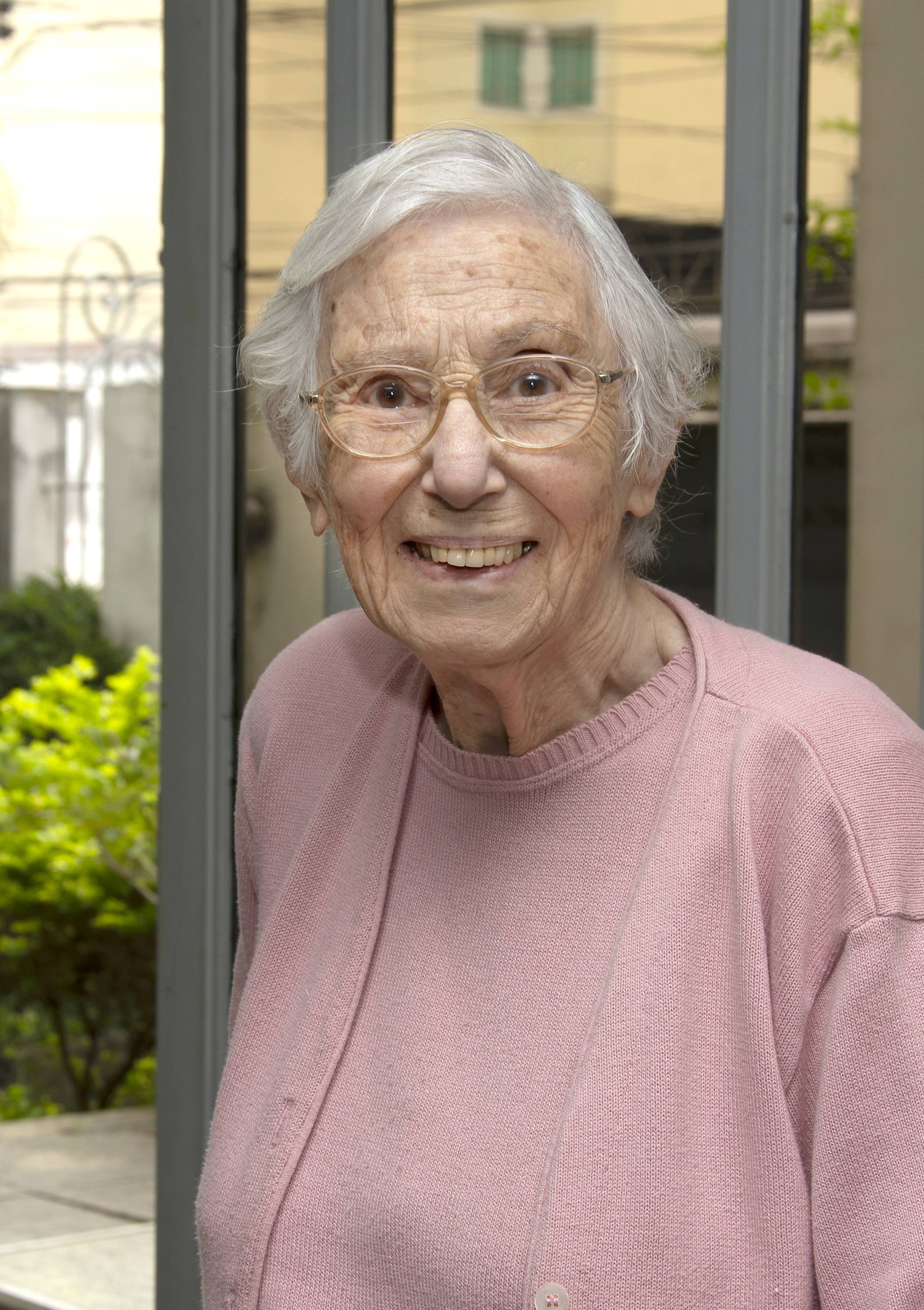 A escritora e historiadora Anna Gedankien A escritora e historiadora Anna Gedankien